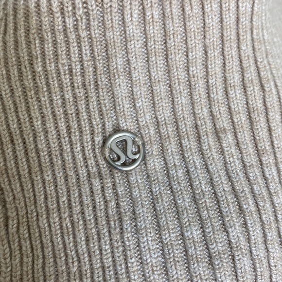 Lululemon Peace Of Mind Wrap in Cashew White - Picture 5 of 6